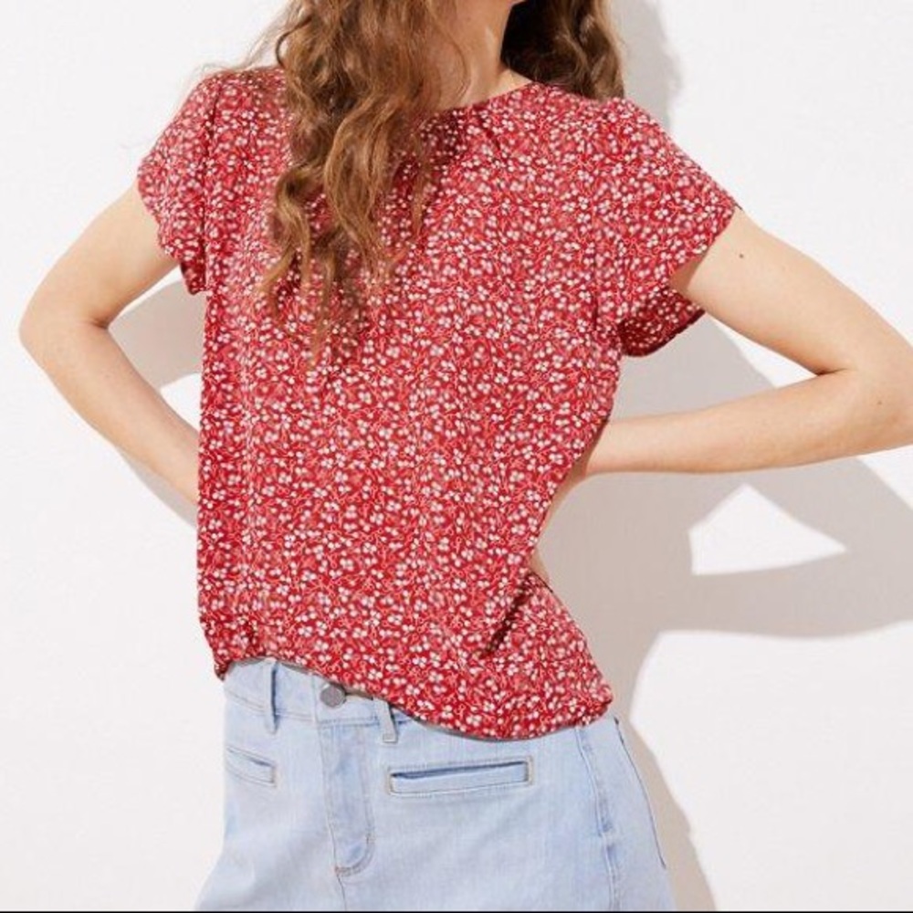 Loft Cherry Tulip Sleeve Button Back Top